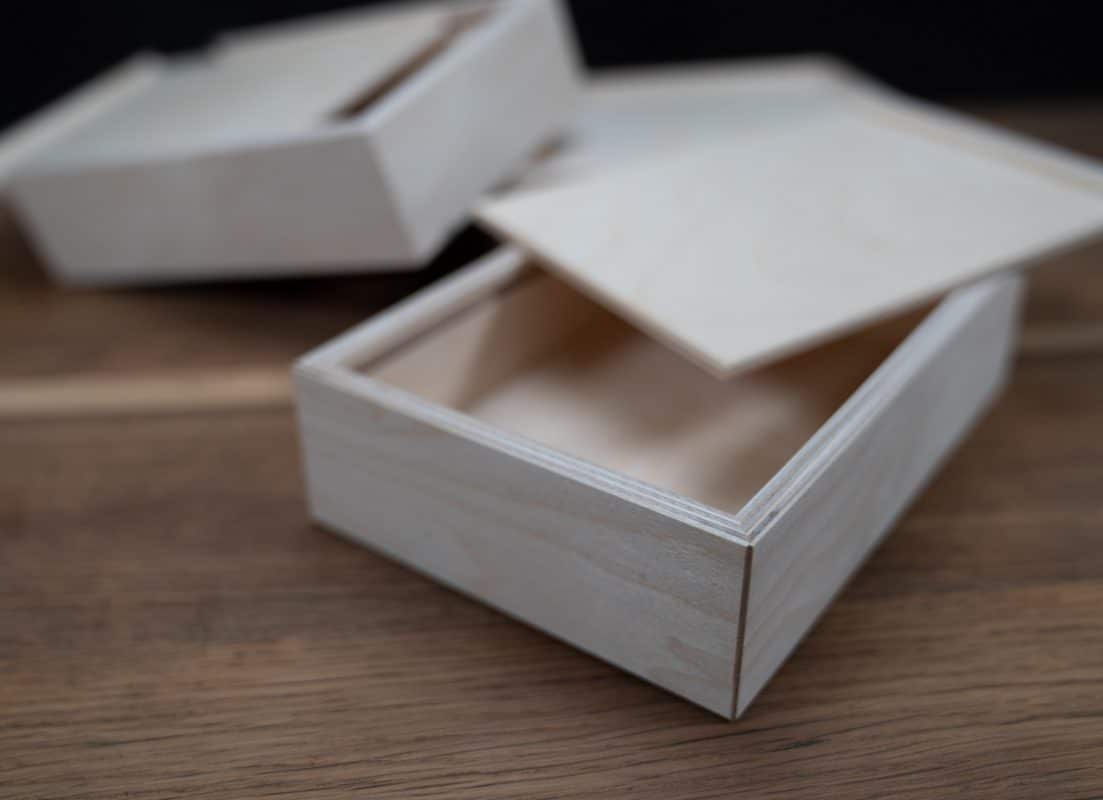 Natürlich Verpacken meine Holzboxen individuell graviert für Fotografen Videografen Kreativ Verpacken Wedding Box Eure Holzgeschenkbox Jenn und Sascha Mister and Misses Woodbox